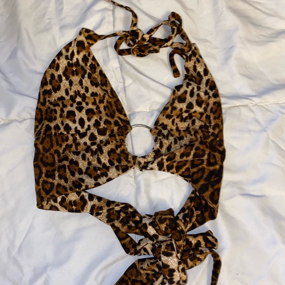 LEOPARD OPEN BACK HALTER TOP